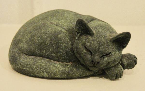 - a Sculpture by Suzie Marsh, measuring 7 x 14 cm (H x W) £45